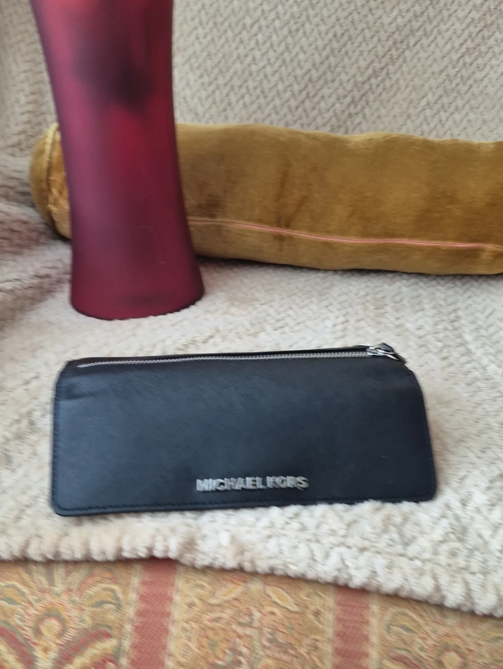 Michael Kors Black Saffiano Trifold Key & Card Holder with Logo Plaque In Silver